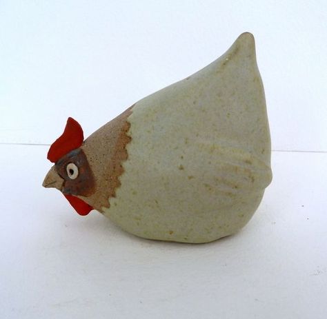 ceramic chicken Chicken Ceramic, Ceramic Underglaze, Ceramic Chicken, Clay Birds, Chicken Crafts, Pottery Animals, Sculptures Céramiques, Pottery Handbuilding, Chicken Art