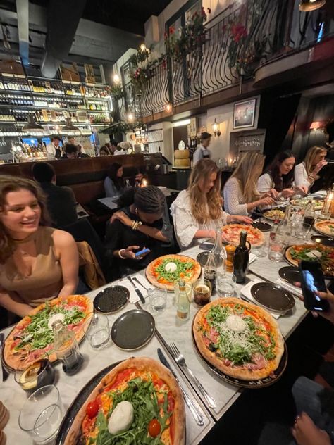 #dinner #pizza #scandinavian #girlsnightout #friends #stockholm #aesthetic #aesthetic #sweden #italianrestaurant #restaurant #scandistyle Stockholm Aesthetic, Dinner Pizza, With Friends Aesthetic, Pizza Dinner, Dinner Restaurants, 23rd Birthday, Pizza Restaurant, Friends Aesthetic, Pizza Night