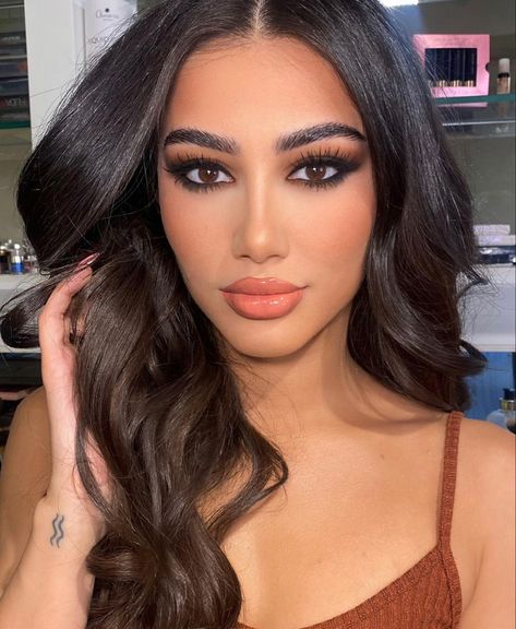 Melinda Ademi, Straight Layered Hair, Cheek Fillers, Jimmy Johns, Artistry Makeup, Aesthetic Makeup, All Things Beauty, Layered Hair, Makeup Inspiration