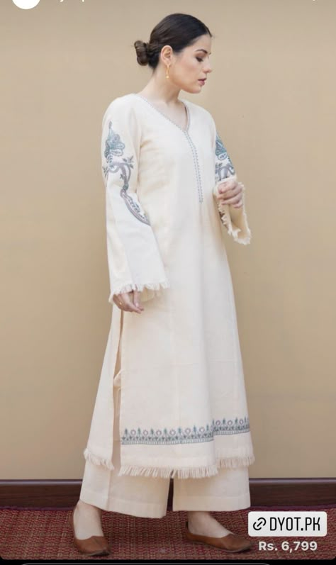 Winter Kameez Shalwar Designs, Pakistani Suits Winter, Kashmiri Suit Designs Indian Style, Winter Shalwar Kameez Design, Shirt Chak Daman Design, Pakistani Suit Embroidery Design, Pakistani Winter Suit Design, Pakistani Dresses Casual Design, Winter Suit Design For Women Pakistani