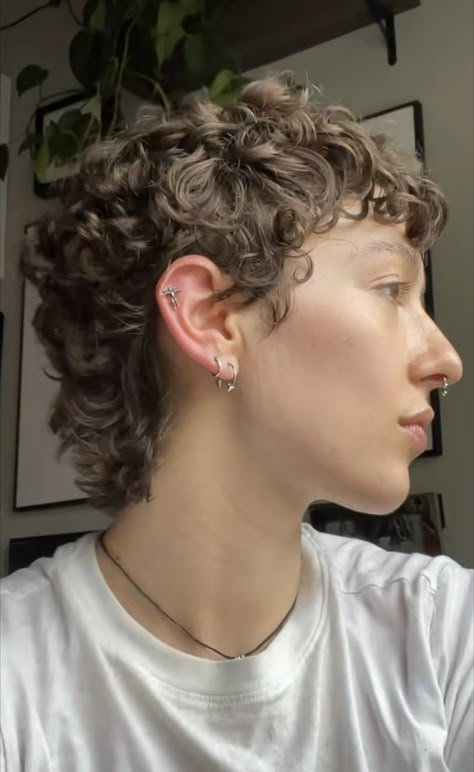 Short Curly Punk Hair, Curly Mod Haircut, Curly Masc Hair, Mod Cut Curly, Hobbit Haircut, Curly Mod Cut, Mod Mullet, Mod Hairstyle Men, Curly Punk Hair