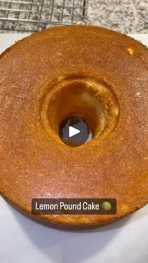 Vanilla Pound Cake Recipe, Pound Cake Glaze, Frosting Recipes Easy, Lemon Pound Cake, Lemon Extract, Pound Cake Recipes, Frosting Recipes, Pound Cake, Salted Butter