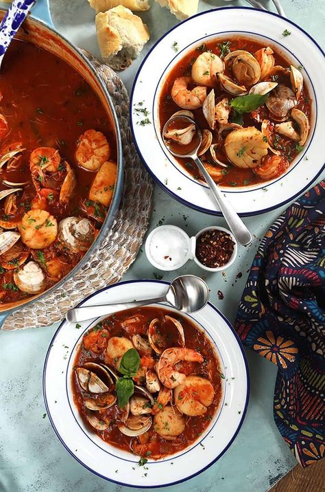 Easy Cioppino Seafood Stew - The Suburban Soapbox Easy Cioppino Seafood Stew, Ciopinno Seafood Stew Easy, Easy Cioppino, Seafood Cioppino, Cioppino Recipe, Seafood Stew Recipes, Seafood Soup Recipes, Seafood Medley, Gluten Free Cookbooks