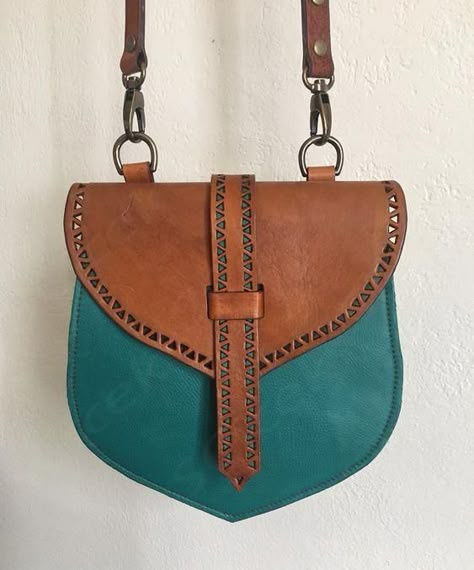 $225,00 Leather Flap Bag, Leather Purse Pattern, Turquoise Purse, Handmade Leather Tote Bag, Viking Belt, Handmade Leather Purse, Leather Wallet Pattern, Leather Bag Pattern, Small Leather Bag