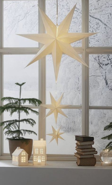 Ikea Christmas Decorations, Navidad Natural, Ikea Christmas, Christmas Window Decorations, Christmas Decor Inspiration, Xmas Deco, Simple Christmas Decor, Christmas Interiors, Contemporary Christmas