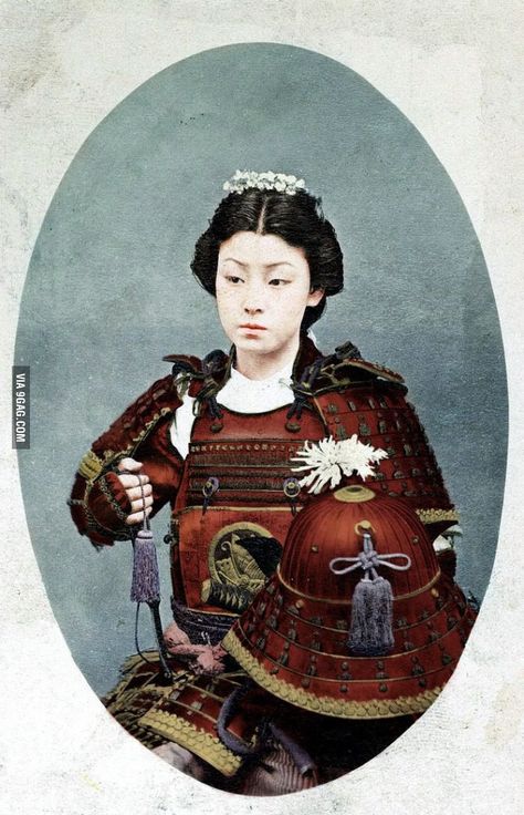 Colorized photograph of Nakano Takeko (1847-1868), female samurai who fought and died in the Battle of Aizu (1868). - 9GAG Onna Bugeisha, Guerriero Samurai, Female Samurai, Ancient Japan, Feudal Japan, Japanese Warrior, Japanese History, Old Japan, Photographie Portrait Inspiration