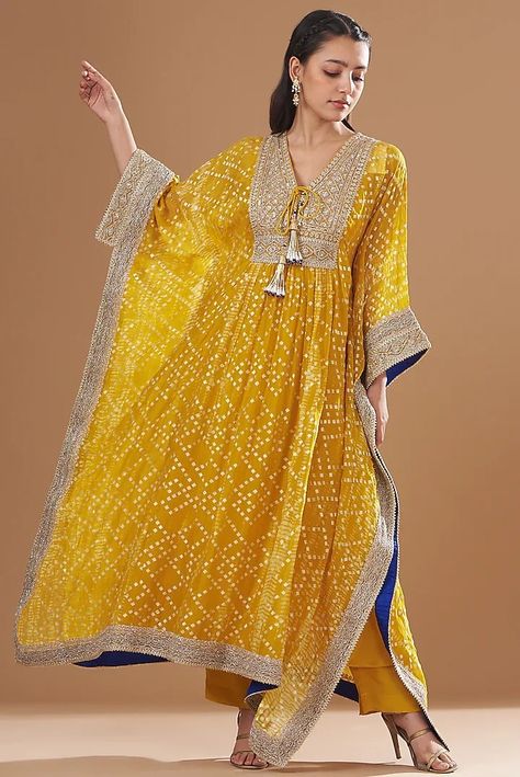 Kaftan Suits Salwar Kameez, Kaftan Designs, Pakistani Fancy Dresses, Dress Design Patterns, Sleeves Designs For Dresses, Designer Party Wear Dresses, Designer Dresses Casual, Boutique Dress Designs, Party Wear Indian Dresses