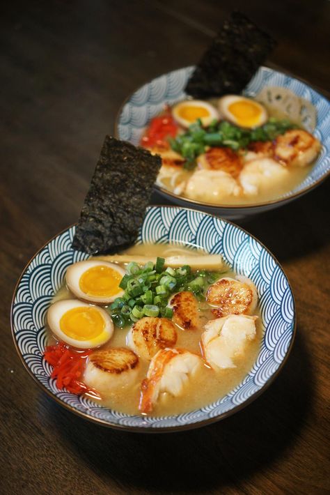 I'm back from sea and made ramen with my bounty - double stock tonkotsu, shoyu tare with U12 scallops and north Atlantic lobster https://www.alojapan.com/447390/im-back-from-sea-and-made-ramen-with-my-bounty-double-stock-tonkotsu-shoyu-tare-with-u12-scallops-and-north-atlantic-lobster/ #Food, #JapaneseFood, #Reddit, #RedditJapaneseFood Sea Food Ramen, Lobster Ramen Recipe, Scallop Ramen, Lobster Ramen, Ramen Photography, Lobster Food, Seafood Ramen, Big Snacks, Tonkotsu Ramen