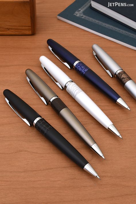 Aesthetic Pens, Pilot Metropolitan, Desk Stationery, Color Pen, New Pen, Mechanical Pencil, Writing Pens, Metal Ball, Jet Pens