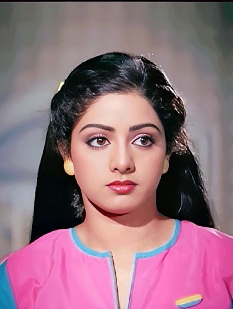 Desired Nose, Photography Buildings, Sri Devi, Bruce Lee Pictures, Girl Trends, Beautiful Dresses Short, Face Images, Anatomy Drawing, Bollywood Actors