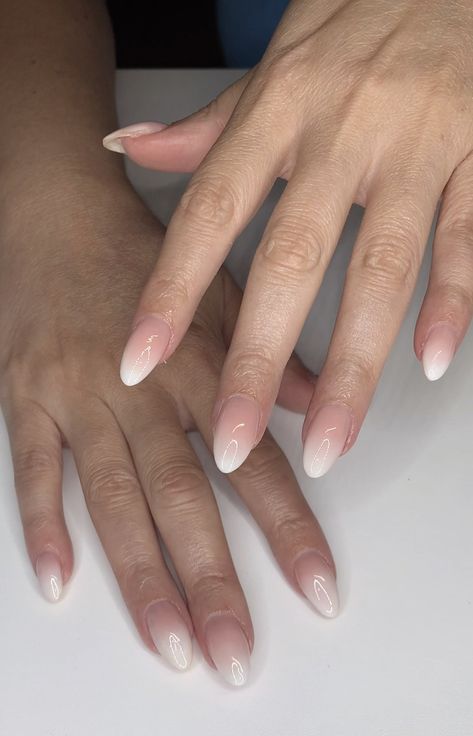 Ombre Cream Nails, White Tip Blended Nails, Faded White French Tip Nails, Ombré White Tip, Simple White Ombre Nails, Nude Ombré Almond Nails, Classic French Ombre Nails, Pink Fade To White Nails, Natural French Fade Nails