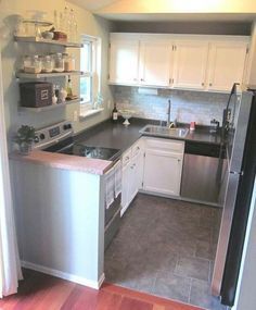 Small Kitchen Redo, Tiny Kitchen Design, U Shaped Kitchen, Tiny House Kitchen, Small Space Kitchen, Small Cottage, Kitchen Design Ideas, Kitchen Redo, Tiny Kitchen