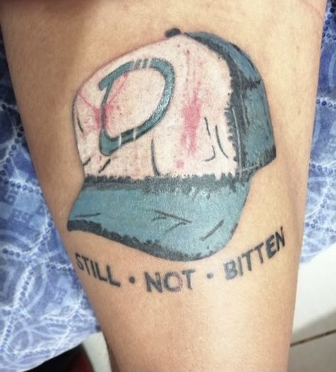 Twd Quotes Tattoo, The Walking Dead Game Tattoo, Twdg Tattoo, The Walking Dead Tattoos Ideas, Cod Zombies Tattoo, Twd Tattoo Ideas, Twd Tattoo, Walking Dead Tattoo, Walking Dead Gif