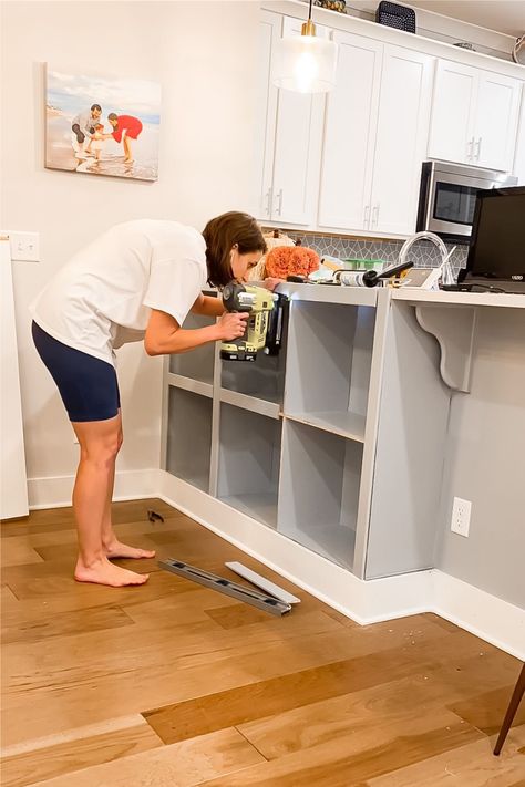 Bookshelf Under Kitchen Bar, Under Bar Cabinet Ideas, Under The Bar Counter Ideas, Shelves Under Bar Counter, Storage Under Kitchen Cabinets, Cabinets Under Bar Counter, Storage Under Bar Counter, Under Bar Counter Ideas Storage, Under Kitchen Bar Storage