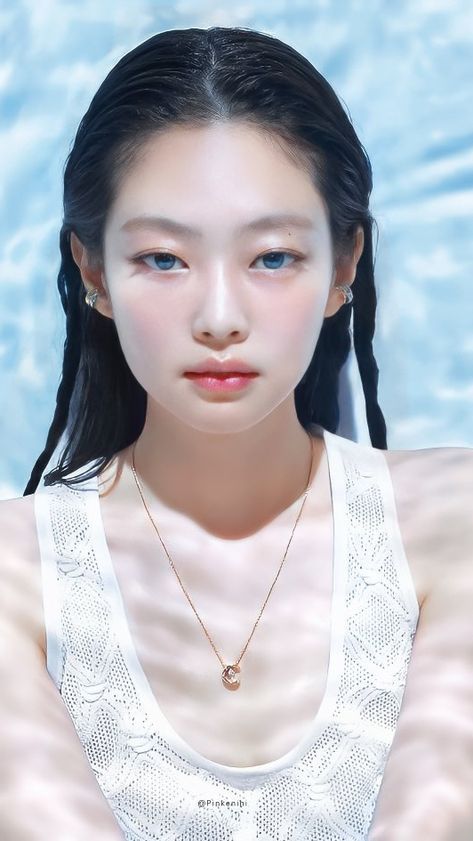 Jennie Curly Hair, Breaking Barriers, Unique Makeup, Finding The One, Instagram Photo Ideas Posts, Jennie Kim Blackpink, Makeup Style, Vogue Korea, Unique Features