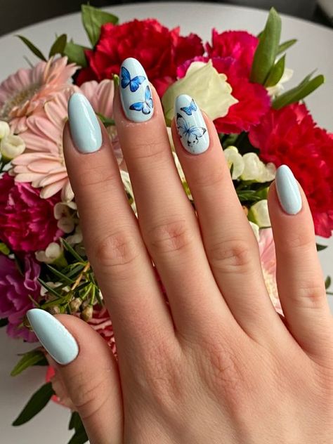 Nails Inspiration Blue, Navy Nails Design, Nailart Blue, Gelish Nail Colours, Butterfly Sparkle, Nail Art Bleu, Sparkle Nail Designs, Blue Gel Nails, Butterfly Nail Designs