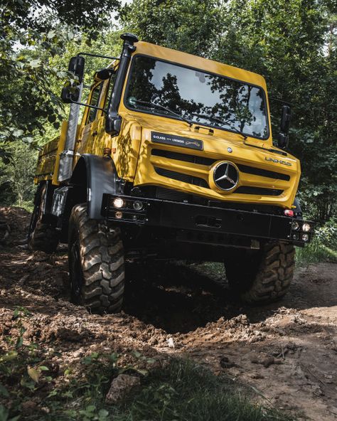 Mercedes-Benz Off-Road Icons: Unimog and G-Class: summit of the off-road giants - Daimler Global Media Site Mercedes Benz Convertible, Mercedes Benz Wallpaper, Mercedes Unimog, Mercedes Benz Unimog, Mercedes Benz Maybach, Mercedes Benz C63, Mercedes Benz Vito, Mercedes Truck, 4x4 Truck