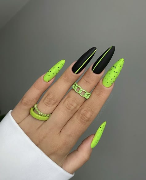 Neon Nail Designs, Neon Green Nails, Makijaż Smokey Eye, Neon Nails, Hot Nails, Heart Nails, Glitter Nail Art, Fancy Nails, Dope Nails