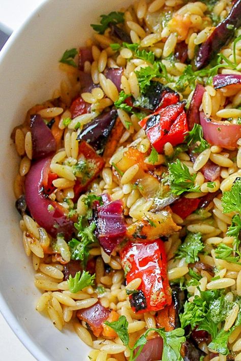 Orzo Grilled Vegetable Salad, Risoni Salad Recipes, Mediterranean Sides Recipes, Vegetable Side Dishes Summer, Summer Veggie Side Dishes, Grilled Veggie Orzo Salad, Make Ahead Vegetable Sides, Orzo Recipes Salad, Burger Sides Dishes