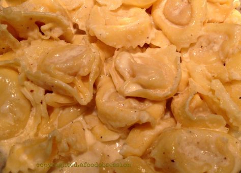 TORTELLONI ALLA PANNA..Tortellini in Cream Sauce Alla Panna Sauce Recipe, Tortellini Alla Panna Recipe, Cream Sauce Pasta, Chicken Tortellini, Cream Sauce Recipes, Cheese Tortellini, Homemade Pasta, Cream Sauce, Tortellini