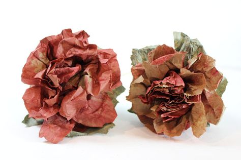 Paper Bag Roses, Flowers Made From Paper, Coffee Filter Flowers Diy, Paper Bag Flowers, Paper Bag Flooring, Brown Paper Lunch Bags, Brown Paper Bags, Flowers To Make, Paper Lunch Bags