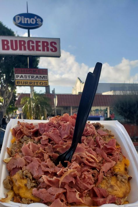 [I ate] DUI fries from Dino's in LA. (Pastrami asada chili and cheese) Pastrami Fries, Fries With Cheese, Healthy Life Inspiration, Chili Cheese Fries, Cheese Food, Chili Cheese, Cheese Fries, Food Images, Chili Peppers