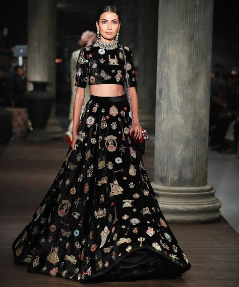 The Most Interestingly Unique Motifs We've Spotted on Lehengas Lately! | WedMeGood Sabyasachi Belt, Indian Bridesmaids, Velvet Lehenga, Black Lehenga, Ghagra Choli, Indian Couture, Indian Wedding Outfits, Indian Attire, Lehenga Designs