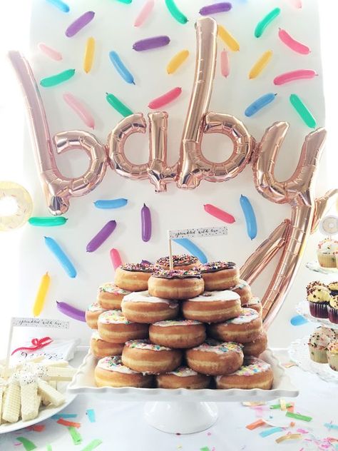 18+ Original Ideas For Sprinkle Baby Shower | momooze Sprinkle Baby Shower Girl, Baby Sprinkle Decorations, Baby Boy Sprinkle, Babyshower Party, Sprinkle Shower, Creative Baby Shower, Sprinkle Party, Sprinkle Donut