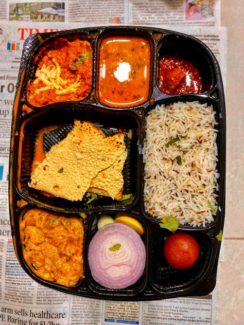 Zometo time Zomato Delivery, Lunch Thali, Food Platter, Food Fest, Best Meal Prep, Symbol Art, Vegetarian Snacks Recipes, Vegetarian Snacks, Om Symbol