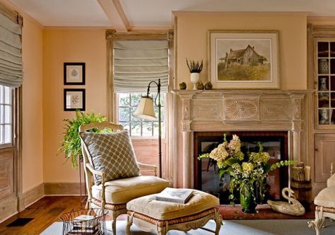 Farmhouse Traditional Living Room, Peach Living Rooms, Living Room New York, Peach Walls, House Of Turquoise, Room Walls, Paint Colors For Living Room, Traditional Living Room, Country House Decor