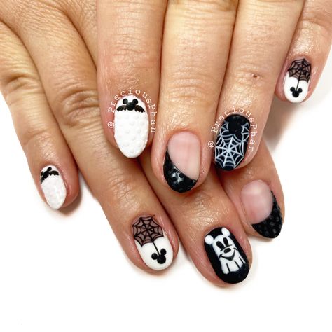 Halloween Mickey Nails, Mickey Mouse Halloween Nails, Halloween Disney Nails, Pirate Nails, Disney Halloween Nails, Mouse Nails, Minnie Mouse Nails, Mickey Nails, Jazz Hands