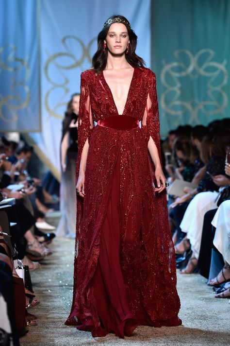 Elie Saab Fall 2022, Elie Saab Fall 2022 Couture, Elie Saab Red Dresses, Gold Dress Elie Saab, Goddess Style, Ellie Saab 2017 Haute Couture, Slytherin Fashion, Haute Couture Paris, Moroccan Fashion