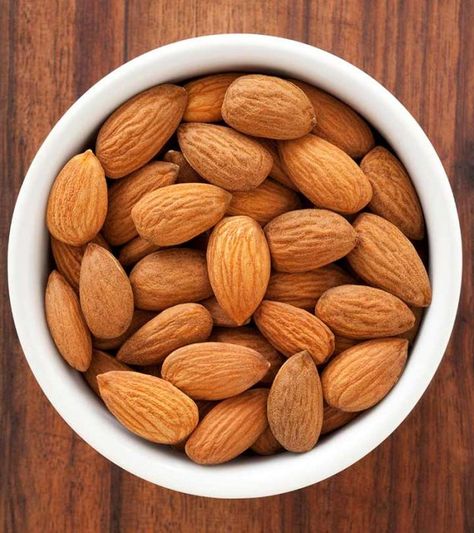 Spicy Almonds, Soaked Almonds, Almond Benefits, National Nutrition Month, Under 100 Calories, Nutrition Month, 100 Calories, Good Fats, Daily Diet