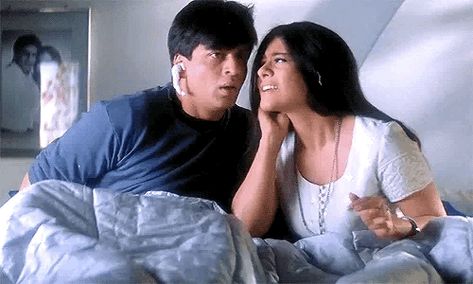 Khabi Khushi Khabi Gham Kajol, Kabhi Khusi Khabi Gham, Kabhi Khushi Kabhie Gham Aesthetic, Kabhi Kushi Khabi Gham, Khabi Khushi Khabi Gham, Young Shahrukh Khan, K3g Aesthetic, Shahrukh Khan Style, Shahrukh Khan Wallpapers