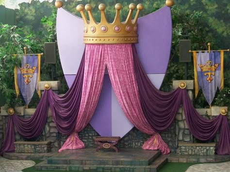 Disney Backdrop, Disney Princess Backdrop, Princess Backdrops, Princess Fantasy, Disney Frames, Prince Theme, Princess Birthday Party Decorations, Princess Theme Birthday, Princess Theme Birthday Party