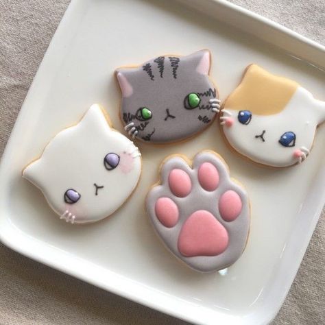 Kitten Cookies, Cat Cakes, Cookies Cute, Kawaii Cookies, Kue Macaroon, Colorful Hairstyles, Toe Beans, Cat Cookies, Cute Baking