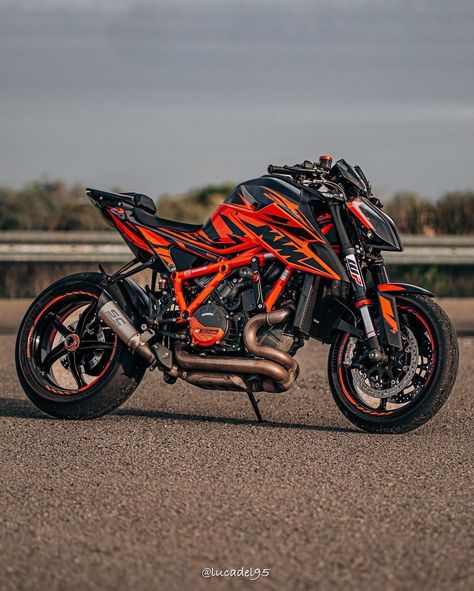 Ktm Bike Photo, Naked Motorbike, Ktm Street Bike, Ktm Superduke 1290, Bmw Motorcycle S1000rr, Orange Motorcycle, 1290 Super Duke R, Biker Motorcycles, Ktm Super Duke