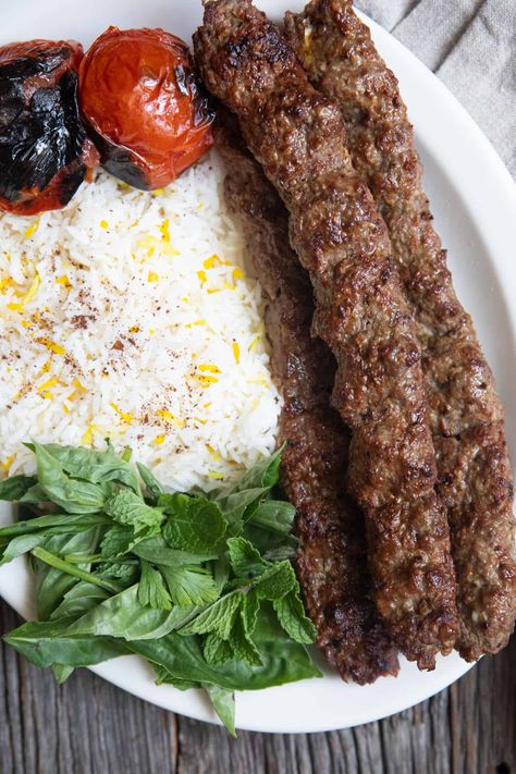 Iranian Meat Recipes, Persian Kebab Koobideh, Joojeh Kabob Recipe, Persian Kebab Recipe, Koobideh Kabob Recipe, Afghan Bread, Persian Kabob Recipe, Kebab Koobideh, Kabob Koobideh