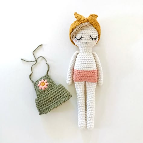 Your Instagram feed may be filled with it, your Pinterest boards full of it, or you may even have attempted to start an Amigurumi project at some point. Amigurumi is typically thought of as a crochet technique or design, but did you know that this ancient Japanese art actually refers to knitting also? Today we chat a little about the beautiful art of making objects we can stuff and find out a little more about Clare Cooper, the very talented crochet designer behind the Oche Pots label. ... Crochet Fingerless Gloves Free Pattern, Ancient Japanese Art, Rag Doll Pattern, Pola Amigurumi, Crochet Fingerless Gloves, Let's Chat, Yarn Tail, Granny Square Crochet Pattern, Bag Crochet