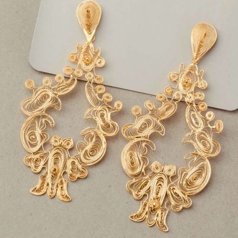 Unique Gold Jewelry Designs, Gold Jewellry, Jewellery Indian, Crafts Room, Blouse Designs Indian, Ear Ring, Filigree Jewelry, Diy Crafts Room Decor, Filigree Earrings