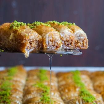 Baklava Turkish, Nuts Dessert, Baklava Dessert, Greek Menu, Ramadan Desserts, Turkish Sweets, Pistachio Baklava, Turkish Baklava, حلويات عربية