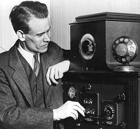 Philo T. Farnsworth and his invention  (Professor Farnsworth was named after Philo Farnsworth, inventor of the TV) Philo Farnsworth, History Of Television, Television Set, Farm Boys, Historical Pictures, Through The Looking Glass, Change The World, Radios, First World