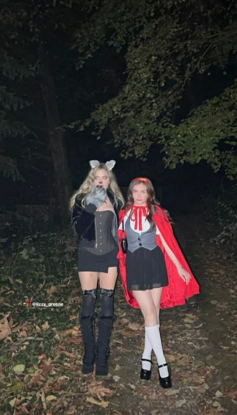 halloween 2022 Goth Duo Halloween Costumes, Wolf Costume Aesthetic, Cute Wolf Costume, Big Bad Wolf Costume Women, Duo Outfits Halloween, Werewolf Costume Women, She Wolf Costume, Wolf Costume Women, Wolf Costumes