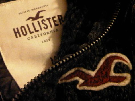 Hollister Hollister 2000s Aesthetic, Hollister Campaign, Hollister Aesthetic, Hollister Store, Hollister 2000s, Spearmint Gum, 2000s Hollister, Hollister Clothes, Tumblr Quality