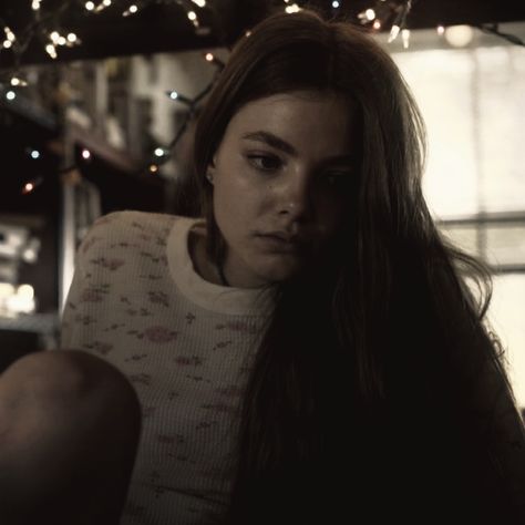 Kristine Froseth, Sarah Lynn, Alaska Young, Looking For Alaska, John Green, Dark Photography, Ethereal Beauty, Grunge Aesthetic, Labyrinth