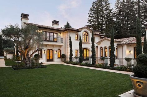 Italian Villa in Atherton offers taste of the past, glimpse of the future Italian Mansion, Atherton California, Bedroom Inspirations Minimalist, Italian House, Italian Home, Italian Villa, Mediterranean Home, Mediterranean Homes, Hollywood Hills