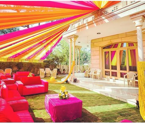 This is how draping in backyard should be!!! Mehendi Day Decoration, Backyard Henna Party, Outdoor Mehendi Decor Ideas Night, Backyard Mehndi Decor, Backyard Mehendi Decor, Mehendi Decorations, Mehndi Decoration Ideas, Mehendi Decoration, Mehendi Party