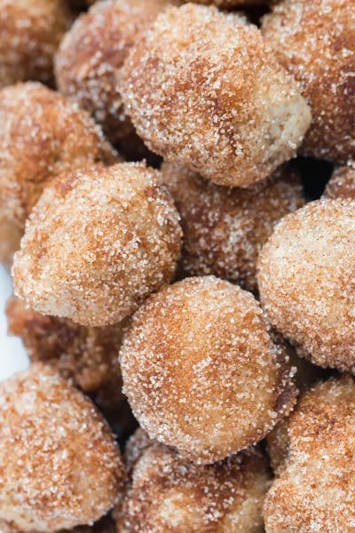 Churro Keto Donut Holes - Almost ZERO CARB! Keto Donut Holes Recipe, Keto Cinnamon Sugar Donut Holes, Yogurt Almond Flour Donut Holes, Keto Doughnut Recipes, Zero Carb Desserts, Keto Donut Holes, Almond Pulp Recipes, Keto Valentines, Low Carb Donut