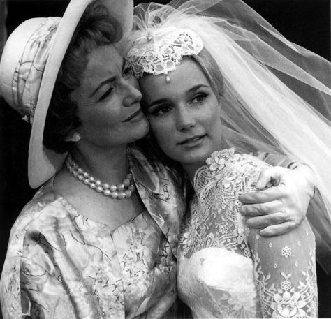 Olivia de Havilland and Yvette Mimieux - LIGHT IN THE PIAZZA Spring Break Movie, Light In The Piazza, Dolores Hart, Yvette Mimieux, George Hamilton, Connie Francis, Travel Movies, Famous Pictures, Olivia De Havilland