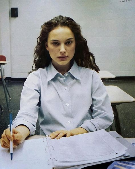 @90samerica shared a photo on Instagram: “Natalie Portman takes a seat in the advancement-placement science classroom of her Long Island high school, March 7, 1999. Did you know…” • Mar 3, 2021 at 6:37pm UTC School Night, Annie Leibovitz, Just Believe, Good Spirits, Classy Aesthetic, Rory Gilmore, Instagram Model, Science Classroom, Natalie Portman